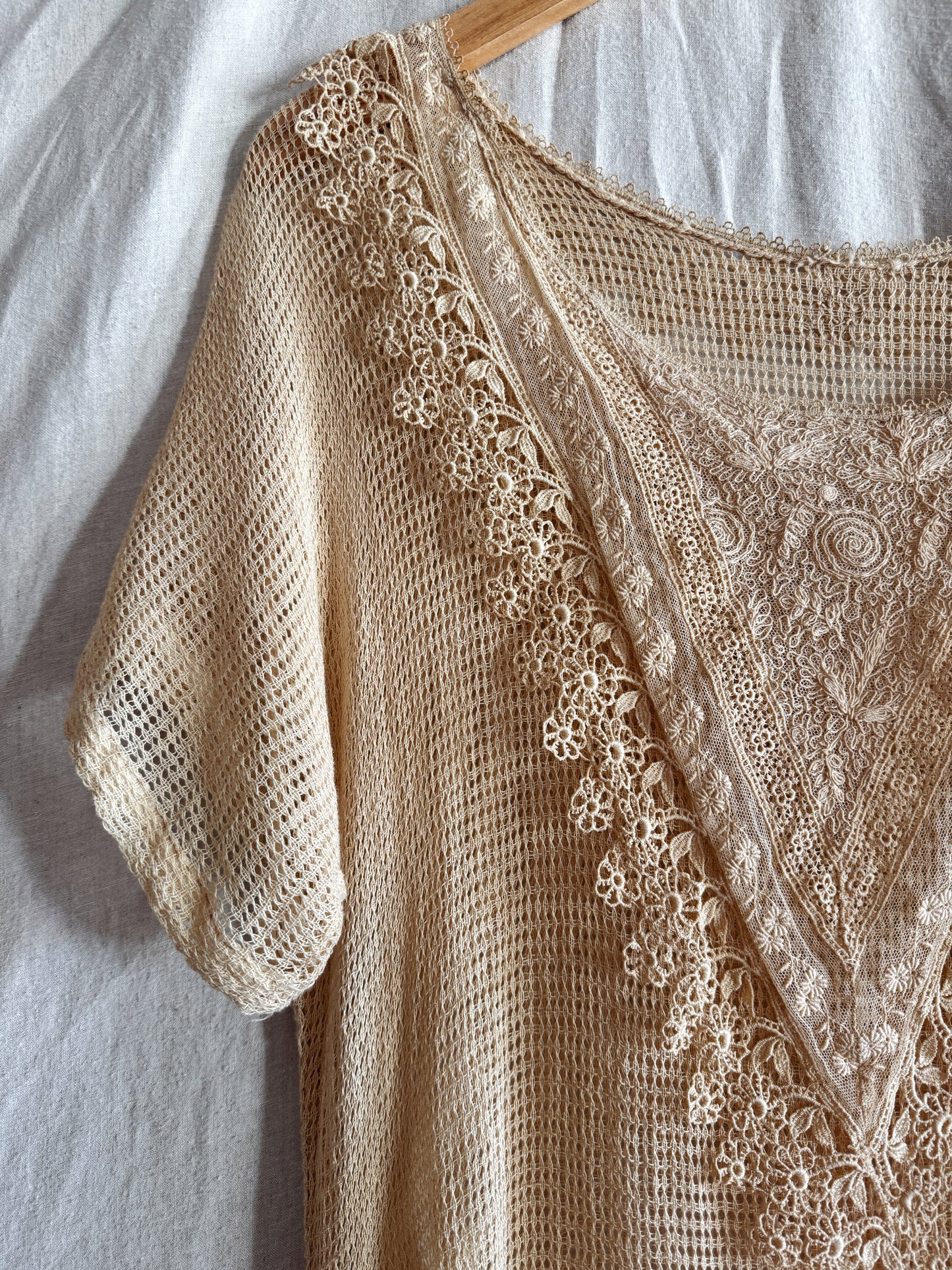 1920s Creme Fishnet Kaftan Dress w/ Lace