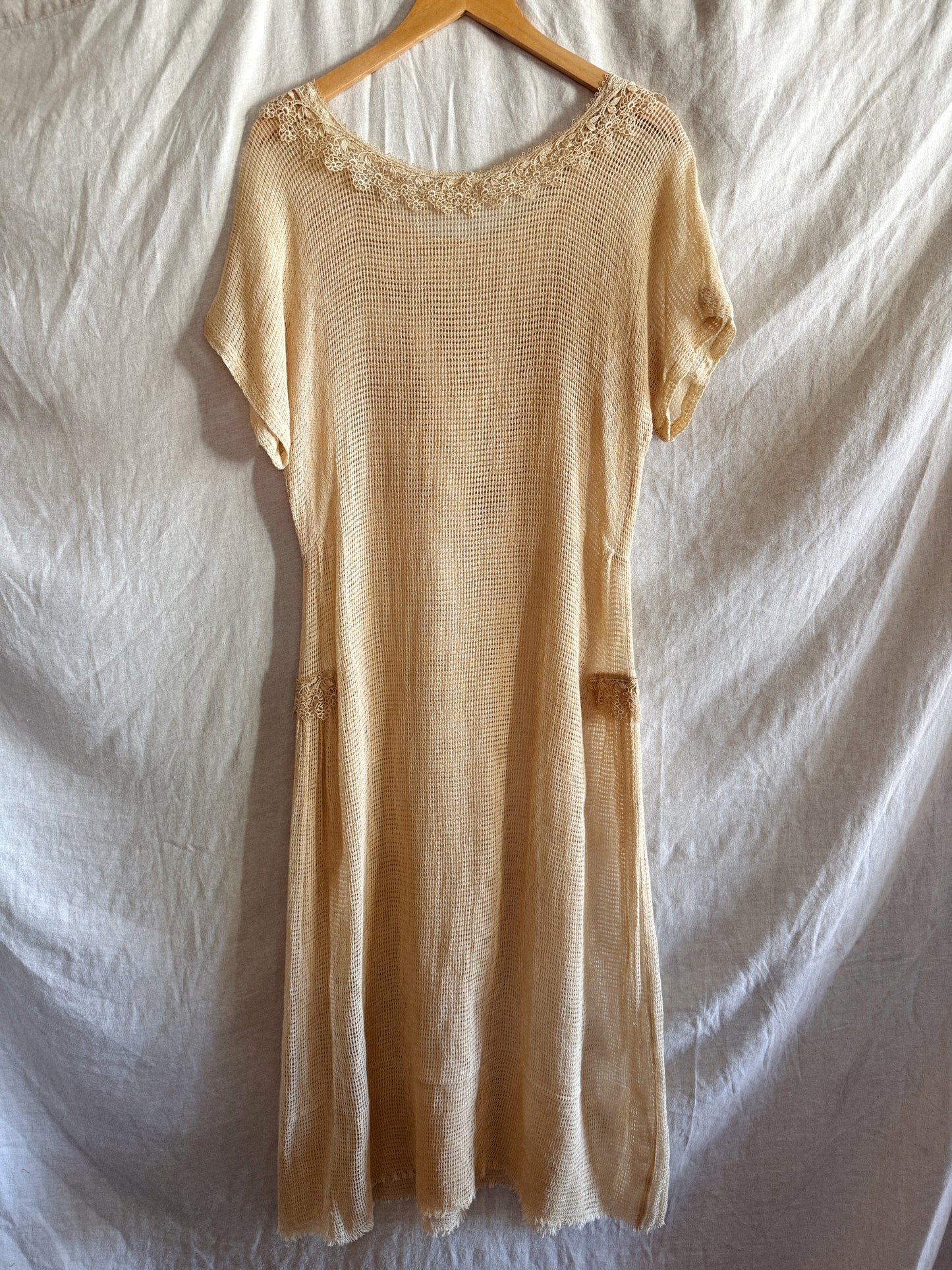 1920s Creme Fishnet Kaftan Dress w/ Lace