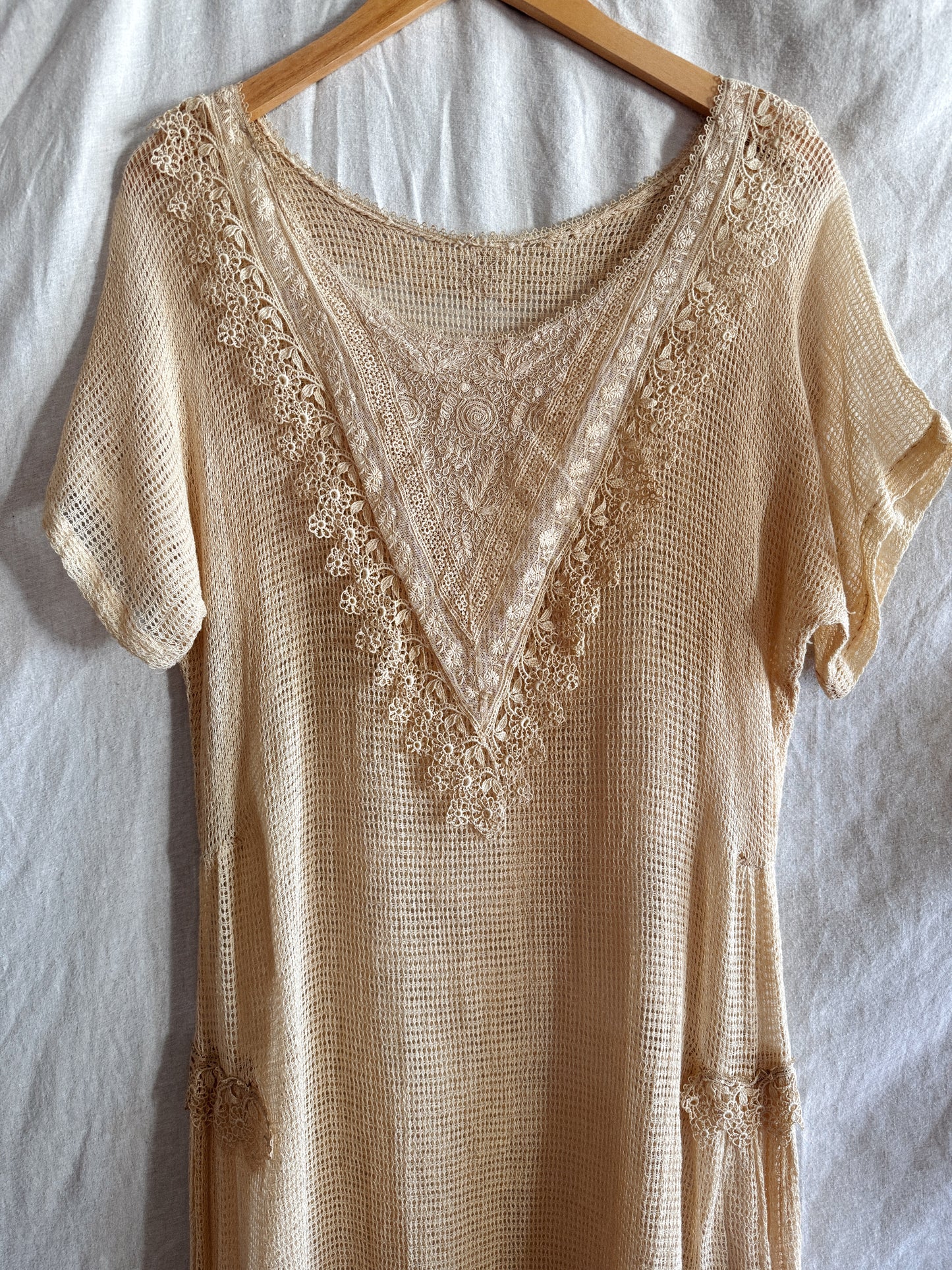 1920s Creme Fishnet Kaftan Dress w/ Lace