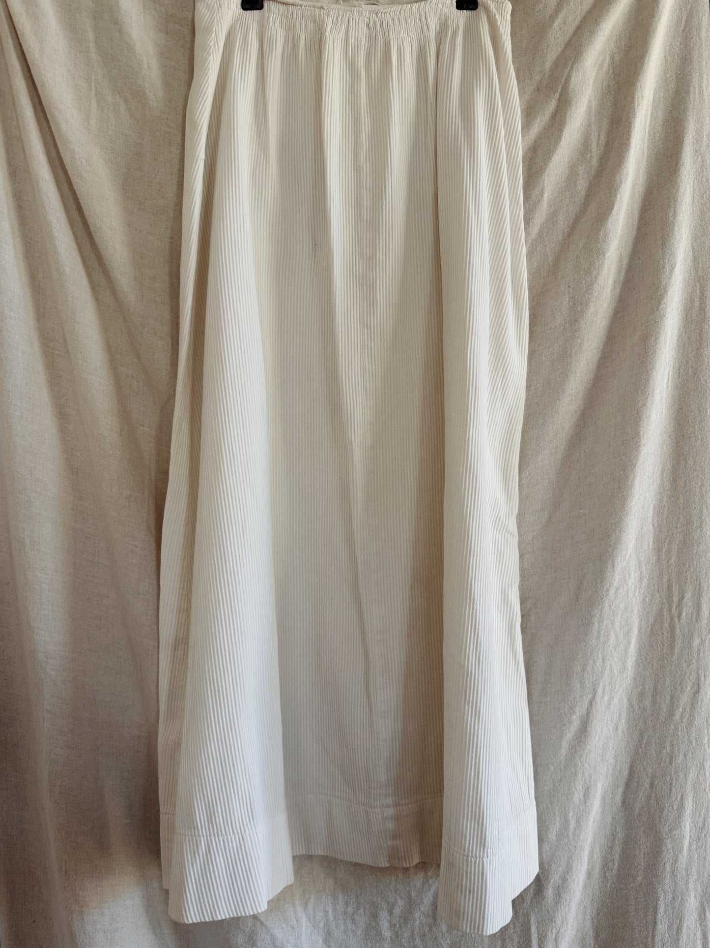 1910s Edwardian White Textured Walking Skirt w/ Large Buttons- S/M